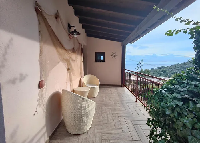 Sea View With Large Garden *