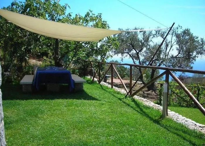 Sea View With Large Garden فيلة *