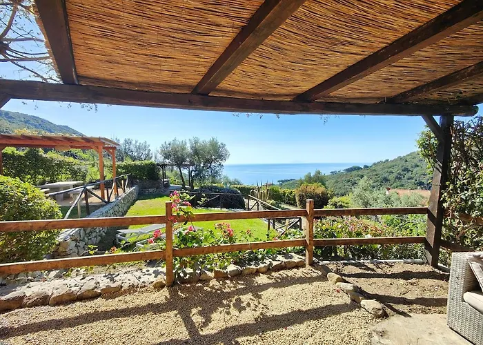 Sea View With Large Garden * 坎普内尔巴